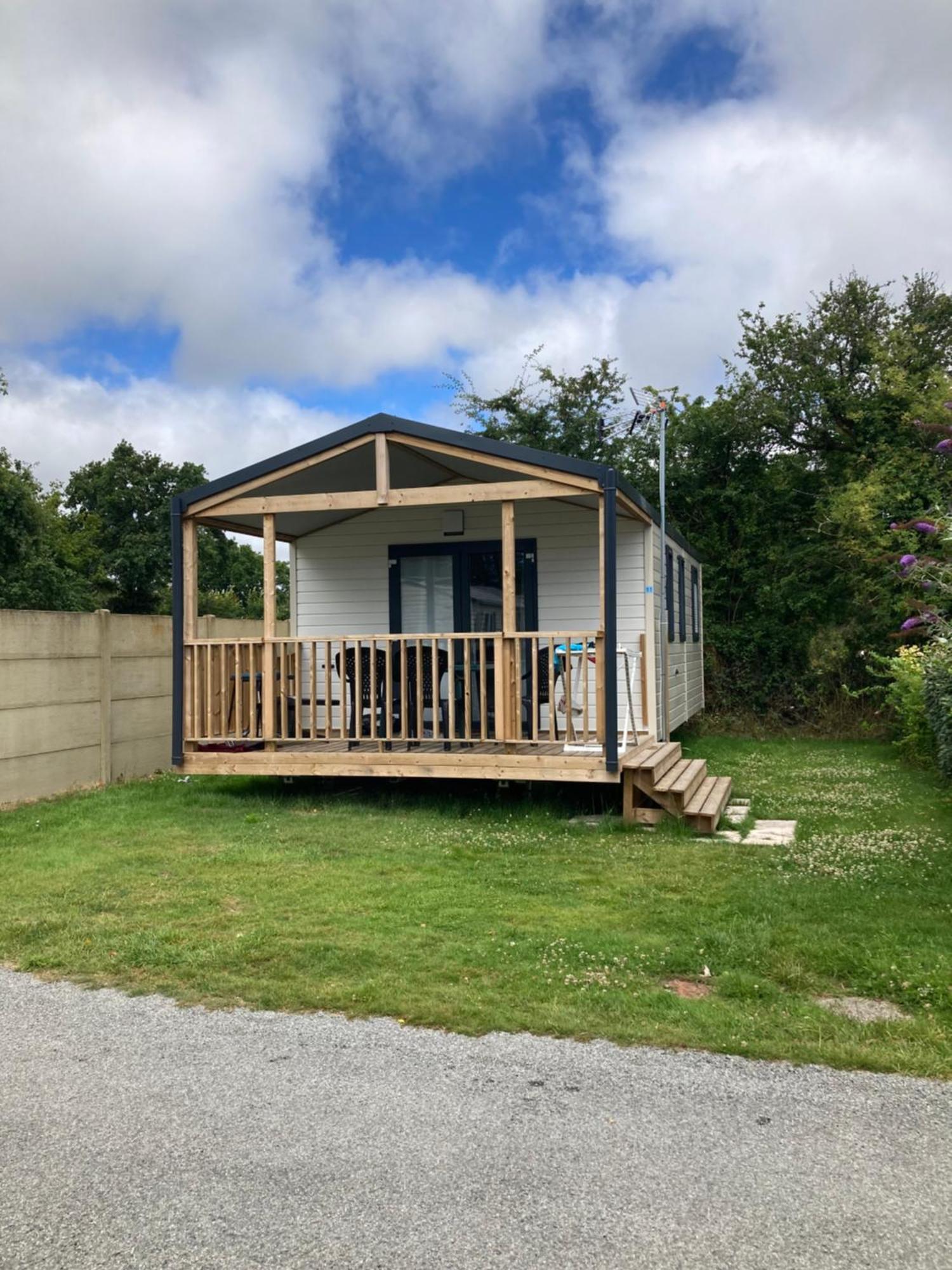 Camping De Brouel Ambon Exterior photo